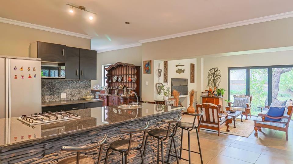 Listing number: P24-117121936, Image number: 2