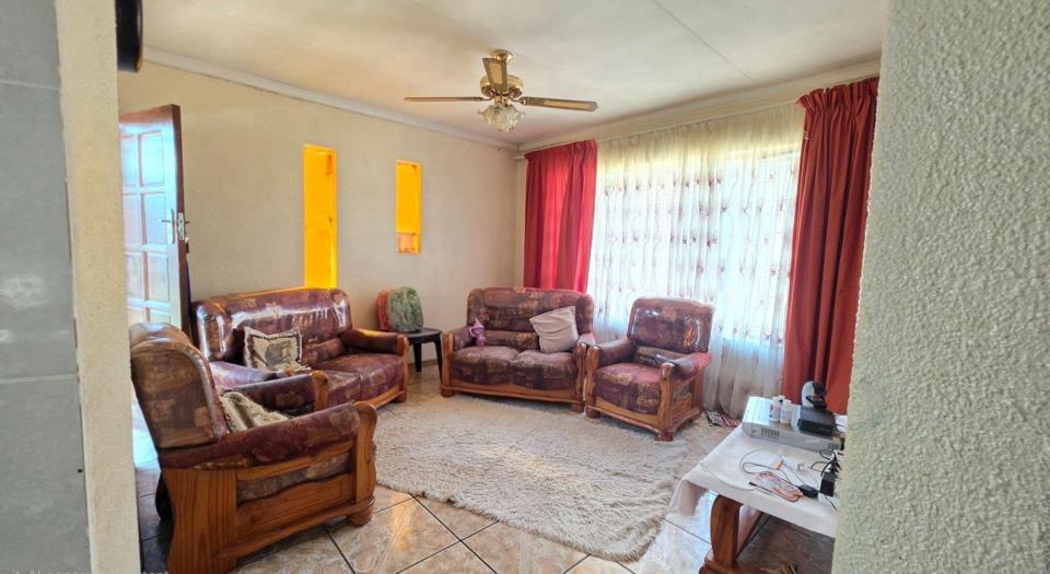 3 Bedroom House for sale in Shalimar Ridge - P24-117122319