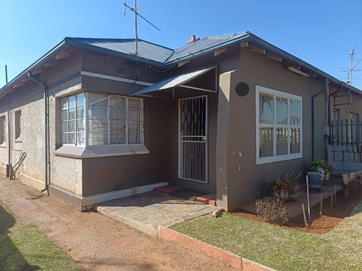 3 Bedroom House for sale in Strubenvale - P24-116110538
