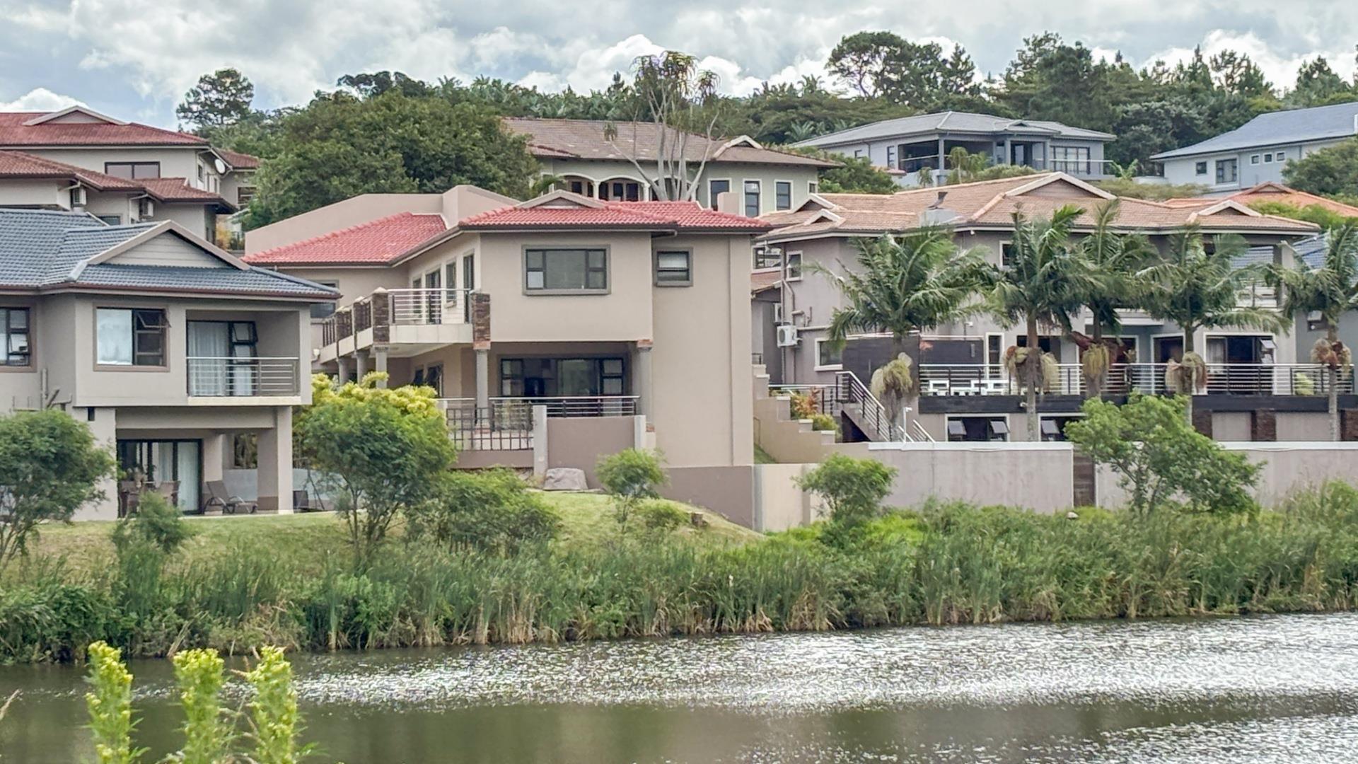 5 Bedroom House for sale in Shelly Beach - P24-117125222