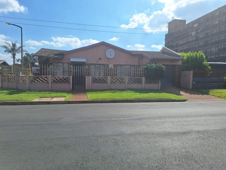 3 Bedroom House for sale in Actonville - 1139 Akhalwaya Street - Benoni