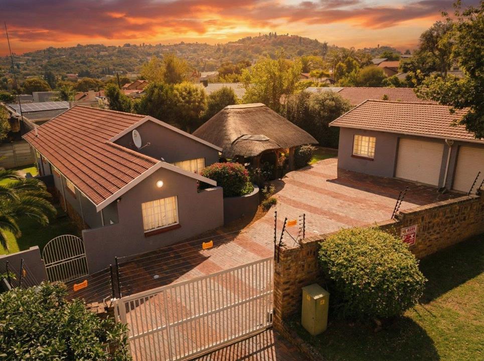 3 Bedroom House for sale in Mulbarton - P24-117127014