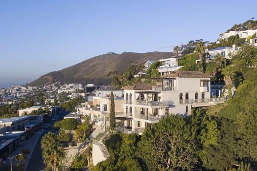 4 Bedroom House for sale in Bantry Bay