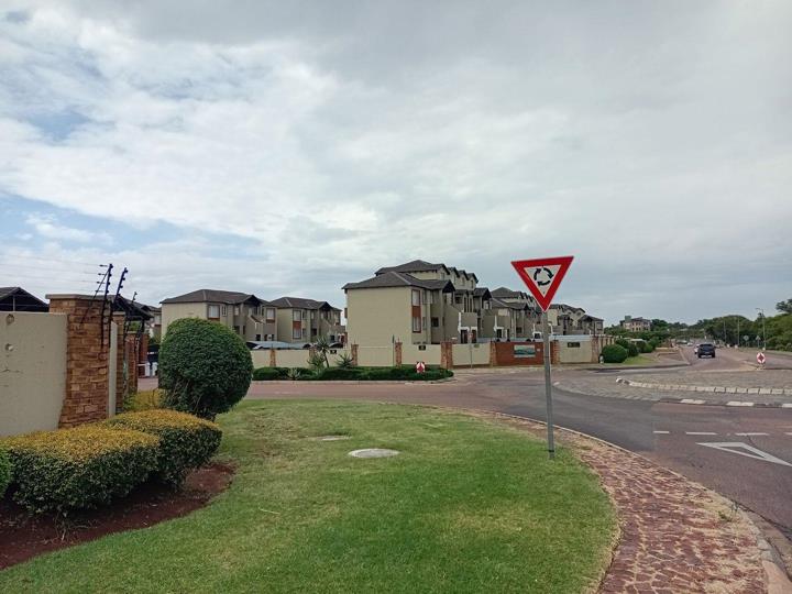 2 Bedroom Apartment / flat for sale in Twee Riviere Lifestyle Estate ...