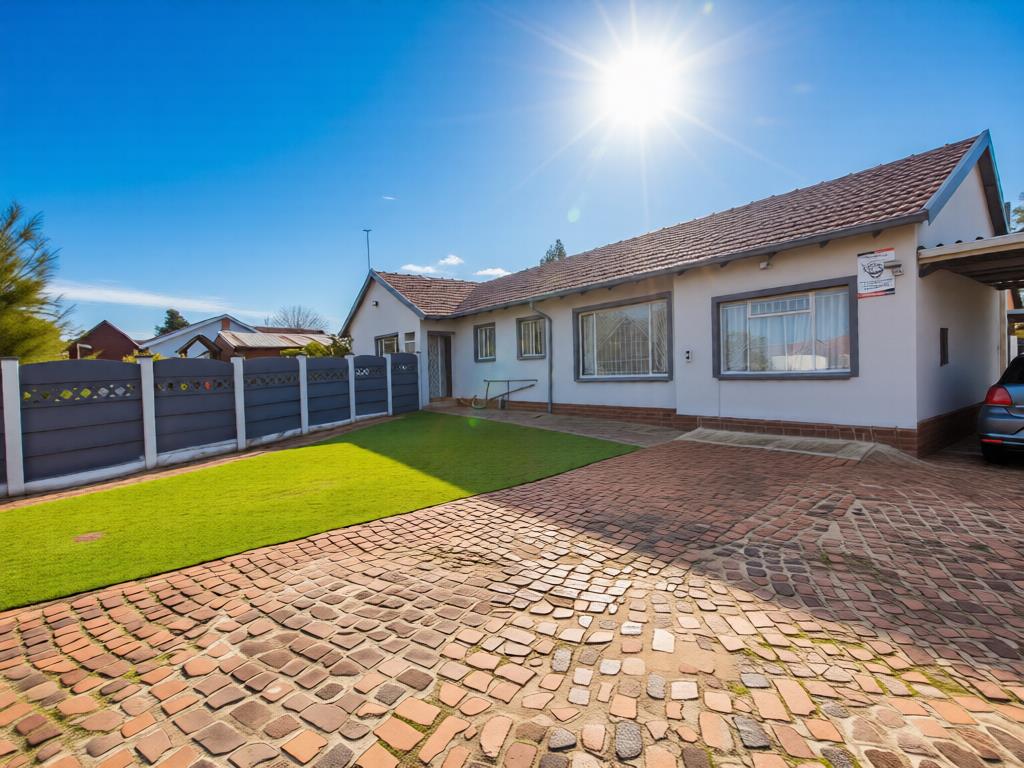 4 Bedroom House for sale in Modder East - P24-117128330
