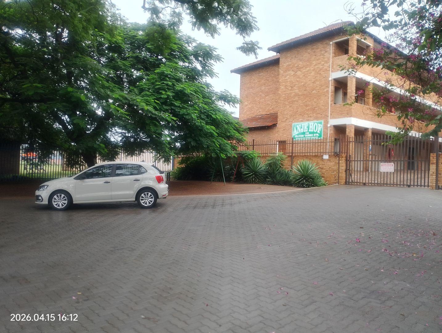 3 Bedroom Apartment / flat for sale in Rustenburg Central - P24-117131494