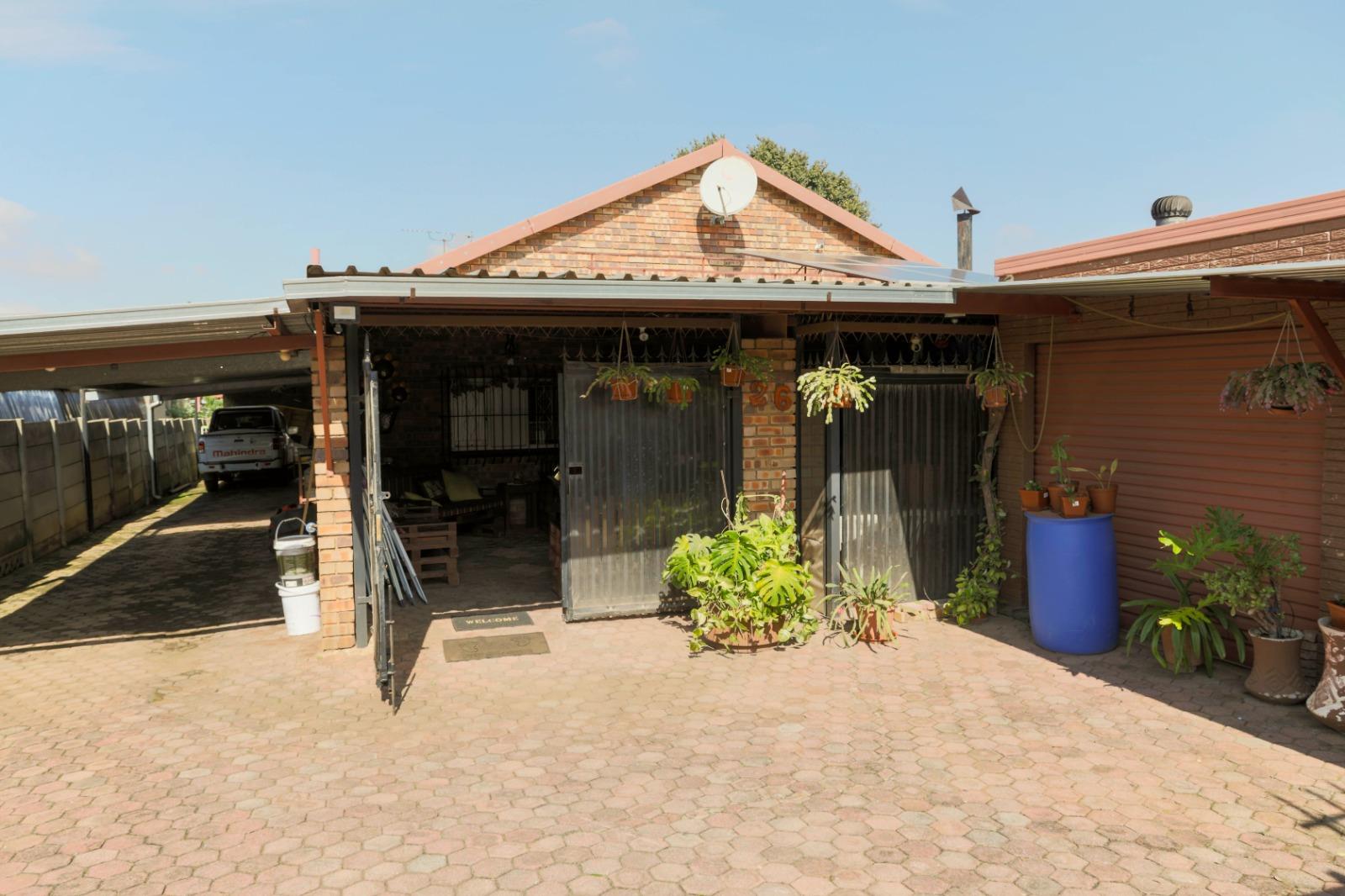 4 Bedroom House for sale in Roodepoort North - 26 Sixth Avenue - P24 ...