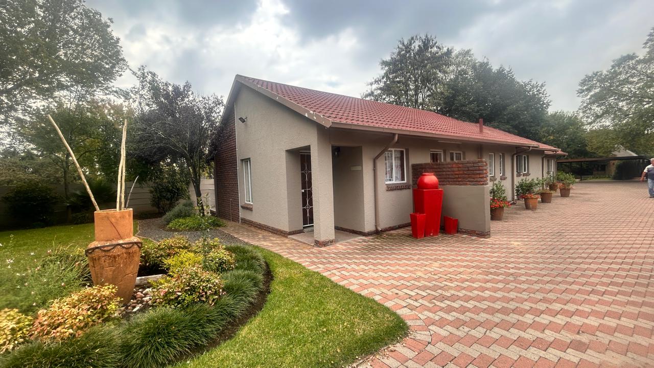 Commercial property for sale in Standerton Central - P24-117133637