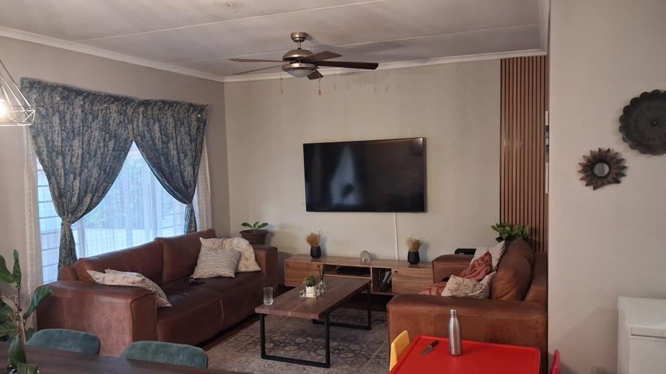 Listing number: P24-117135401, Image number: 2