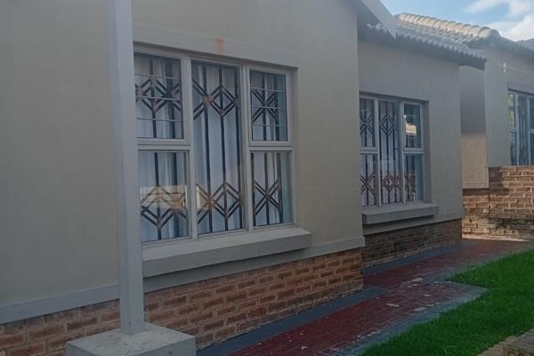 A spacious 3-bedroom house is available for rent, featuring a well-equipped kitchen, two toilets, and a comfortable dining room. This ...