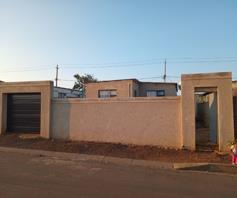 House for sale in Lakeside