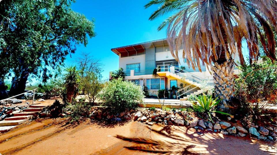Listing number: P24-117139344, Image number: 2, Front view