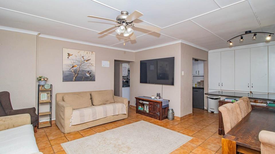 Listing number: P24-117140987, Image number: 2