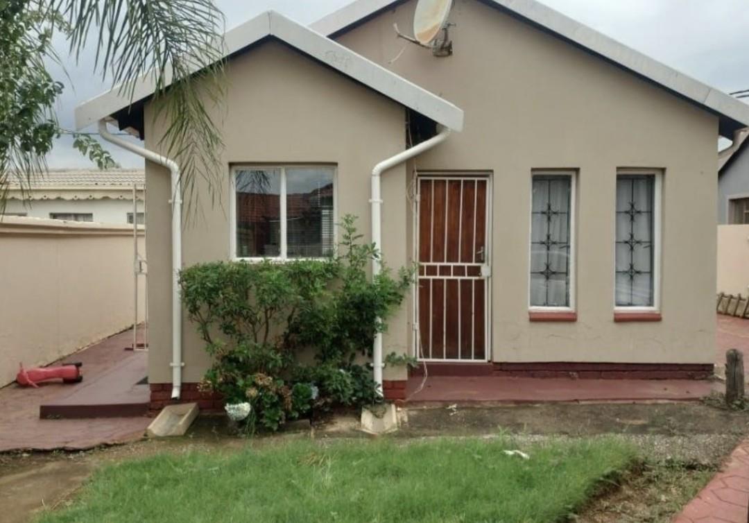 2 Bedroom House for sale in Mahube Valley - P24-117143203