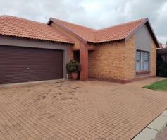 House for sale in Willow Park Manor