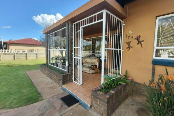 Exclusive Mandate.

Looking for value in a great location? This centrally situated home is packed with potential and waiting for the right owner to make it shine.

What this ...