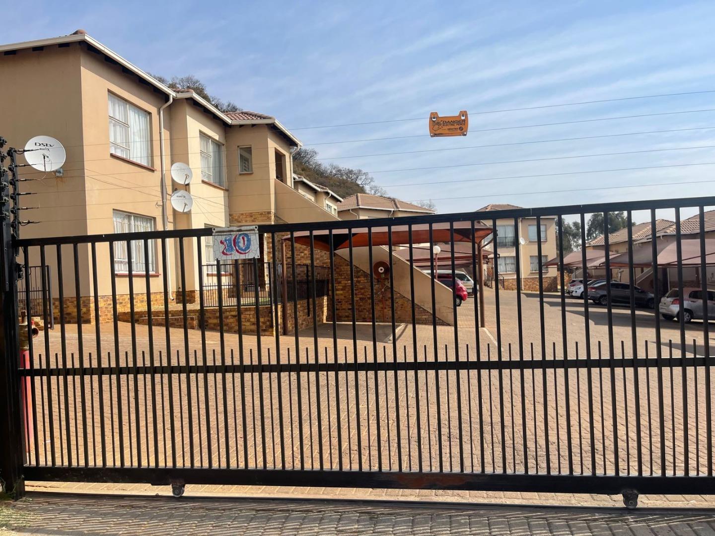 2 Bedroom Townhouse for sale in Naturena - P24-117144541