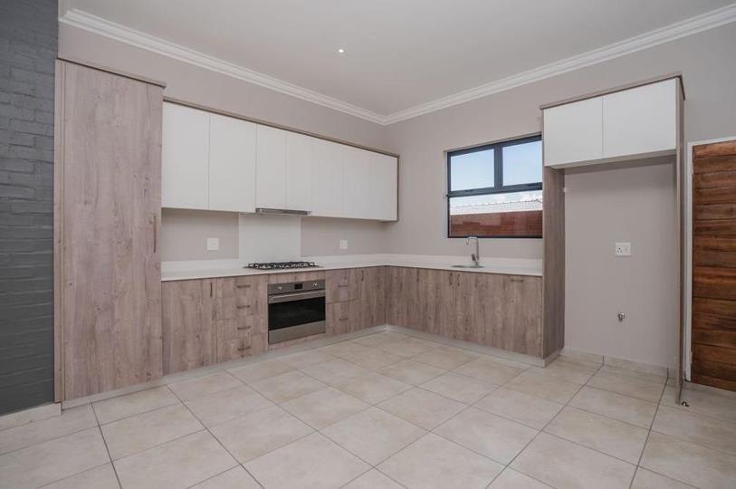 Listing number: P24-117432423, Image number: 2