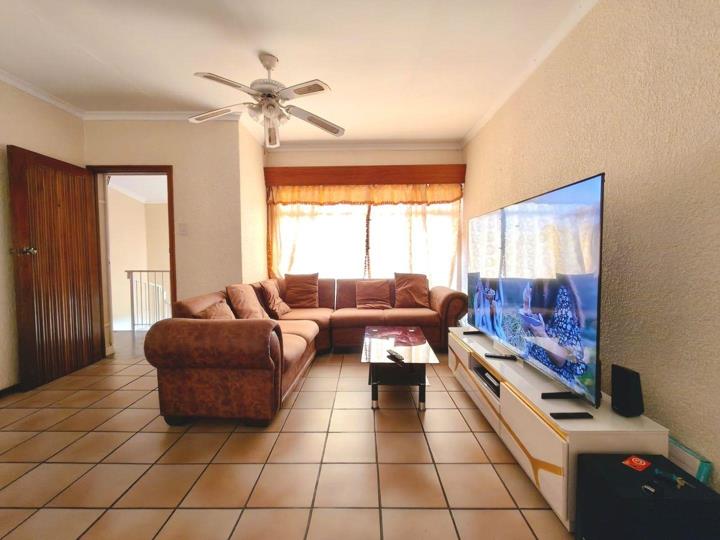 Listing number: P24-117145379, Image number: 2, Image