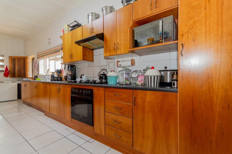 Listing number: P24-117145384, Image number: 2