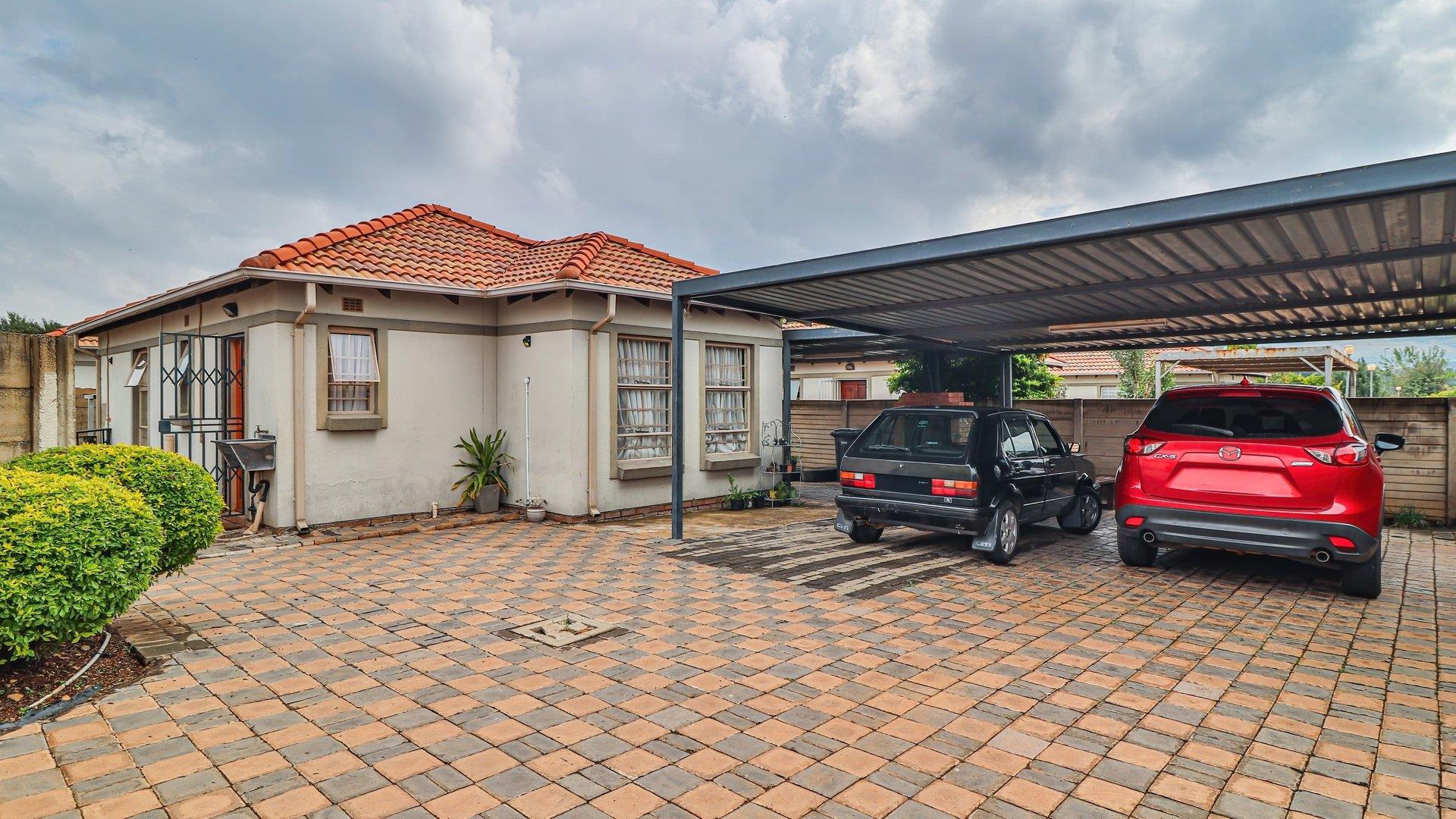 3 Bedroom House for sale in Andeon - P24-117096444