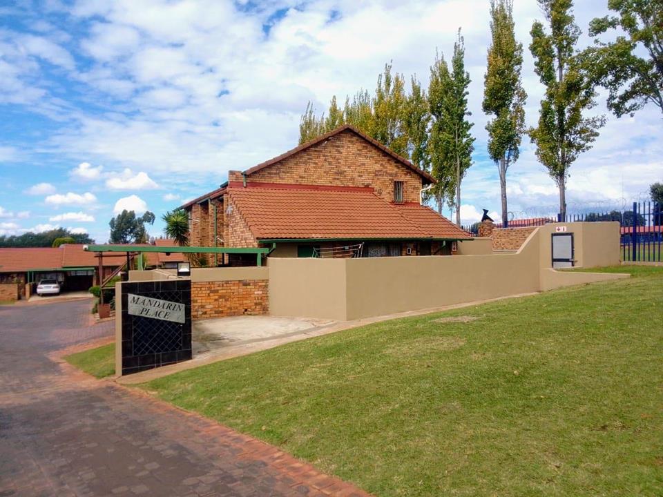 2 Bedroom Apartment / flat for sale in Discovery - 113 Lyon Street, 20 Mandarin5920 - Roodepoort
