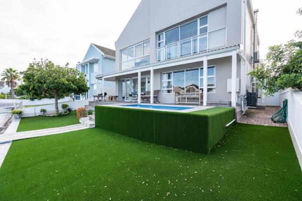 Set in an ideal position within the prestigious Royal Alfred Marina, this exceptional 6 ...