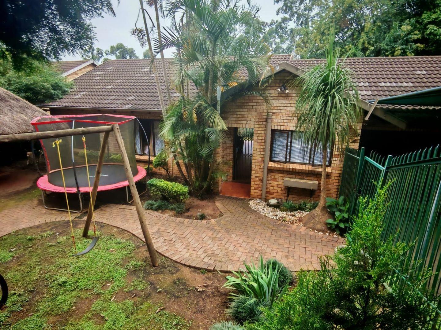 3 Bedroom House for sale in Lester Park - P24-117149324