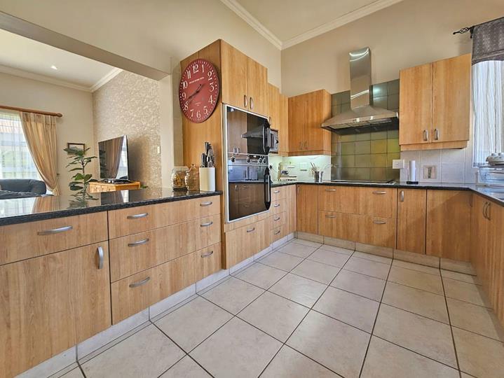 3 Bedroom House for sale in Three Rivers East - P24-117149414