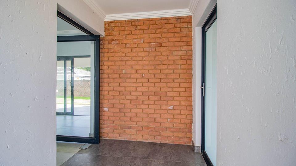 Listing number: P24-117150885, Image number: 2
