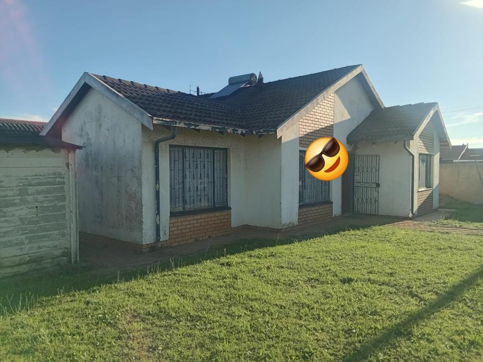 3 Bedroom House for sale in Daveyton - P24-117153527