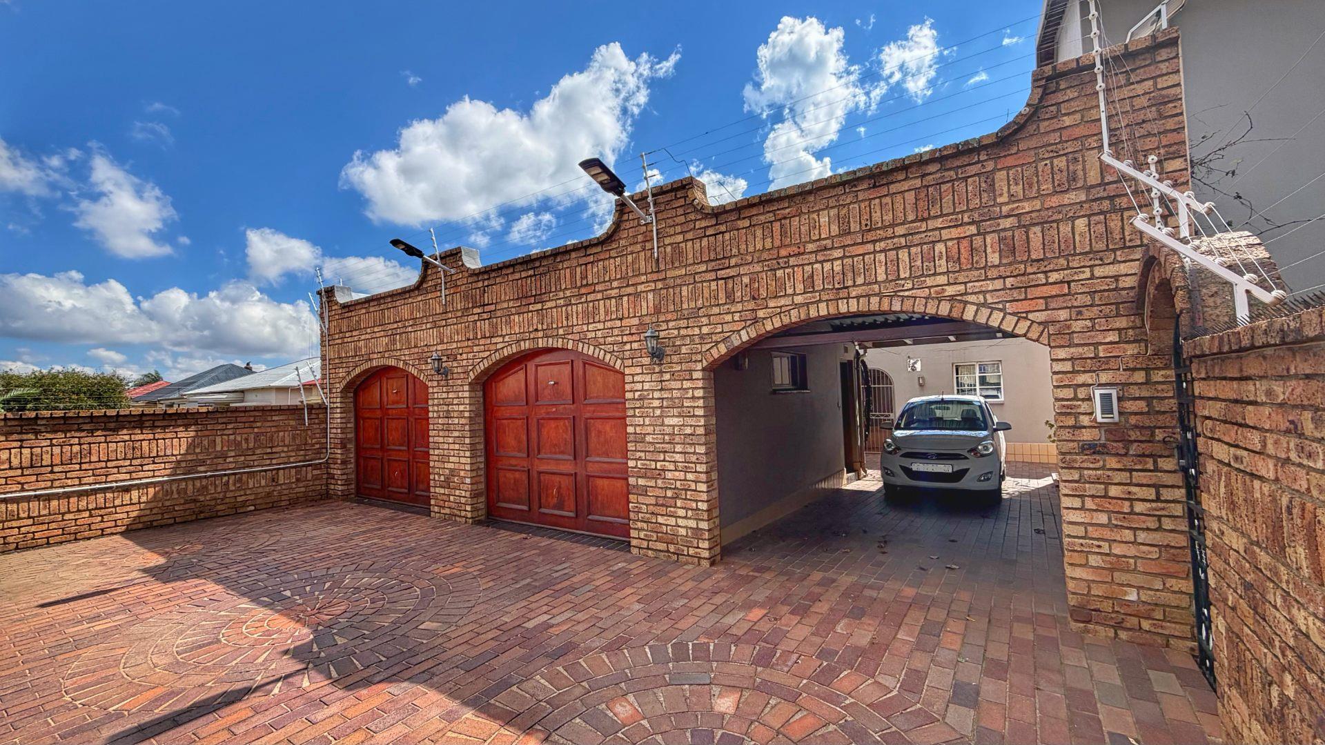 5 Bedroom House for sale in The Hill - 47 3rd Avenue - P24-117158442