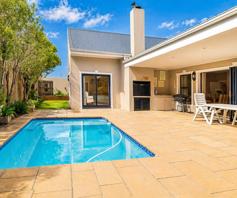 Townhouse for sale in Constantia