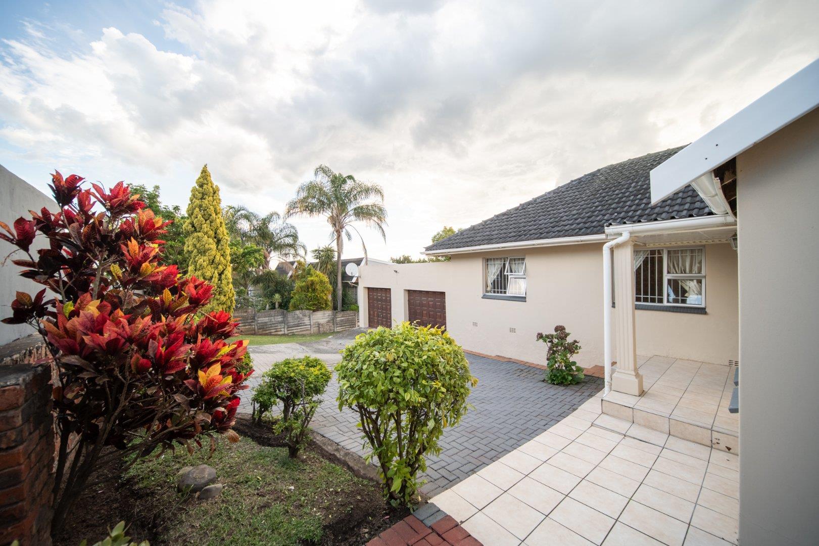 3 Bedroom House for sale in Rosedale Park - P24-117156134