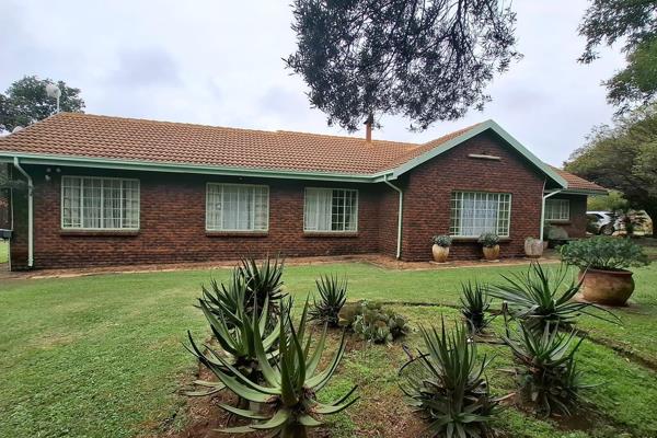 4 Bedroom Farm for Sale in Rietkol AH