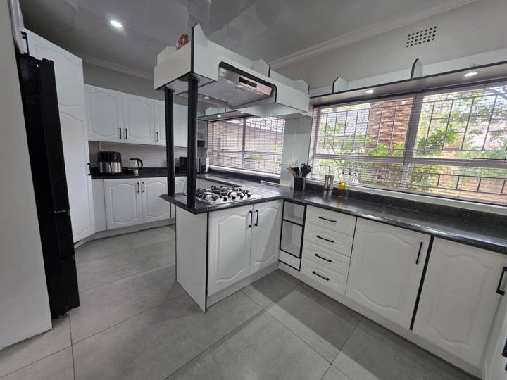 Listing number: P24-117158806, Image number: 2