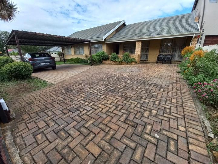 Listing number: P24-117159664, Image number: 2