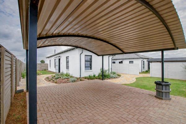 Emperors Security Estate is the first real, full-title security estate located in Protea Glen, Soweto.

It offers exclusive, secure ...