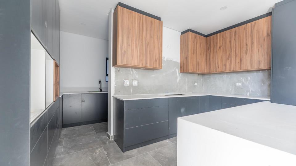 Listing number: P24-117160813, Image number: 2