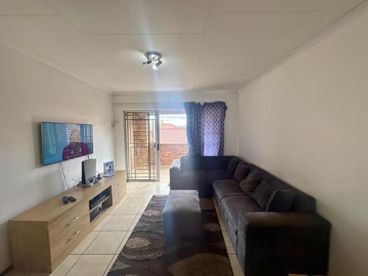 Listing number: P24-117160823, Image number: 2