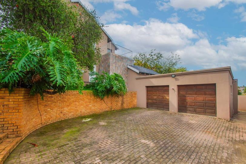 3 Bedroom House for sale in Lindhaven - P24-117161118