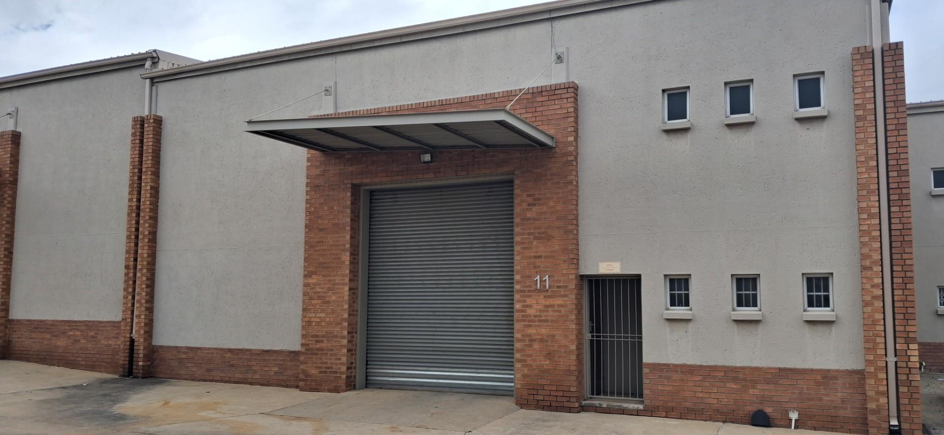 Industrial property to rent in Roodepoort Central - 11 Stormhill - P24 ...