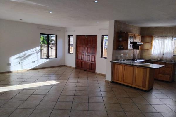 3 bedroom x 2 bathroom 
available for rental immediately 
lock up garage
ground floor units with a back yard in a secure complex ...