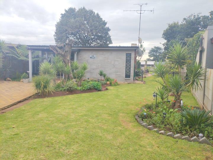 4 Bedroom House for sale in Strubenvale - P24-117162687