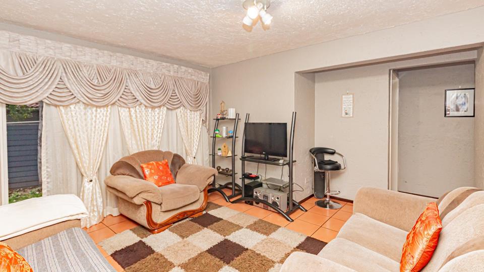 2 Bedroom Apartment / flat for sale in North Riding - P24-117085631