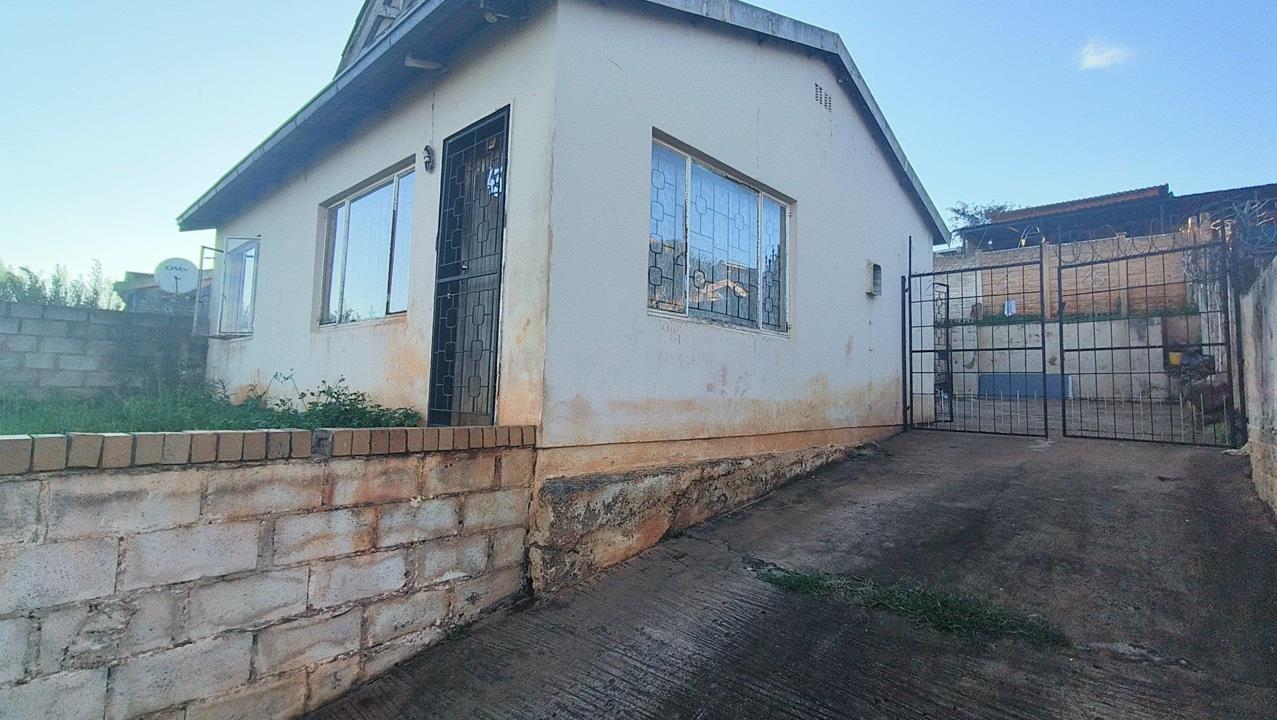 2 Bedroom House for sale in Copesville - P24-117168804