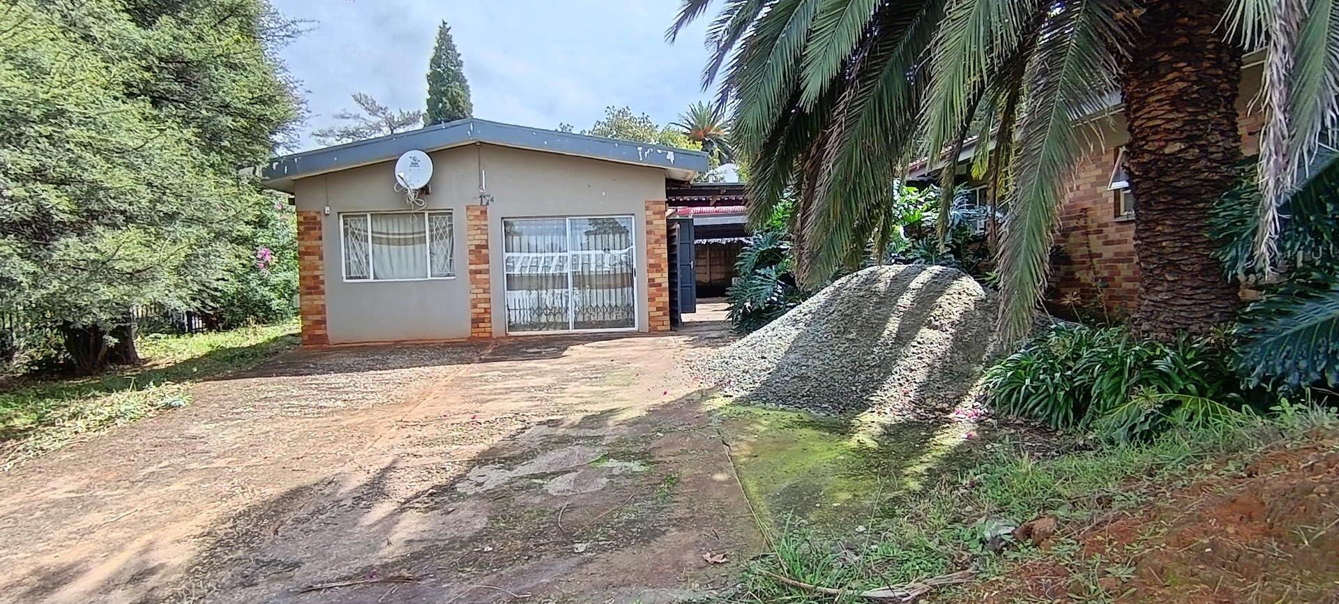 9 Bedroom House for sale in Westdene - P24-117168869