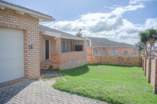 3 Bedroom Townhouse for sale in Lorraine