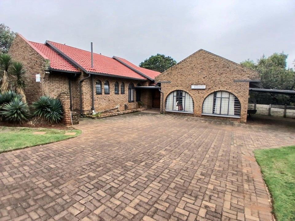 Family oasis in Helikon Park with a Flatlet in Helikon Park, Randfontein