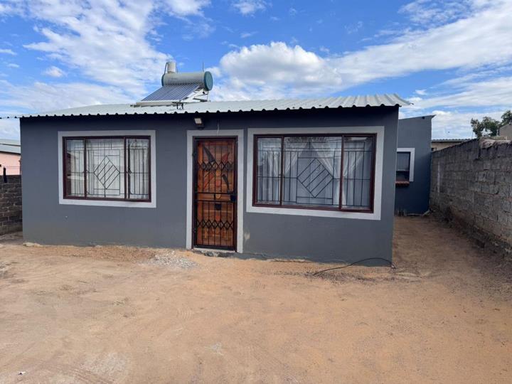 2 Bedroom House for sale in Rabie Ridge - P24-117171210